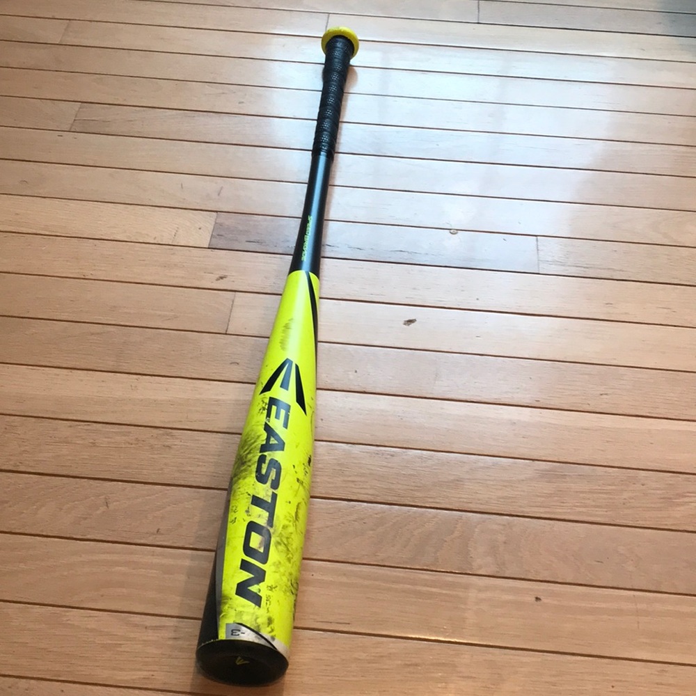 Young men’s baseball bat